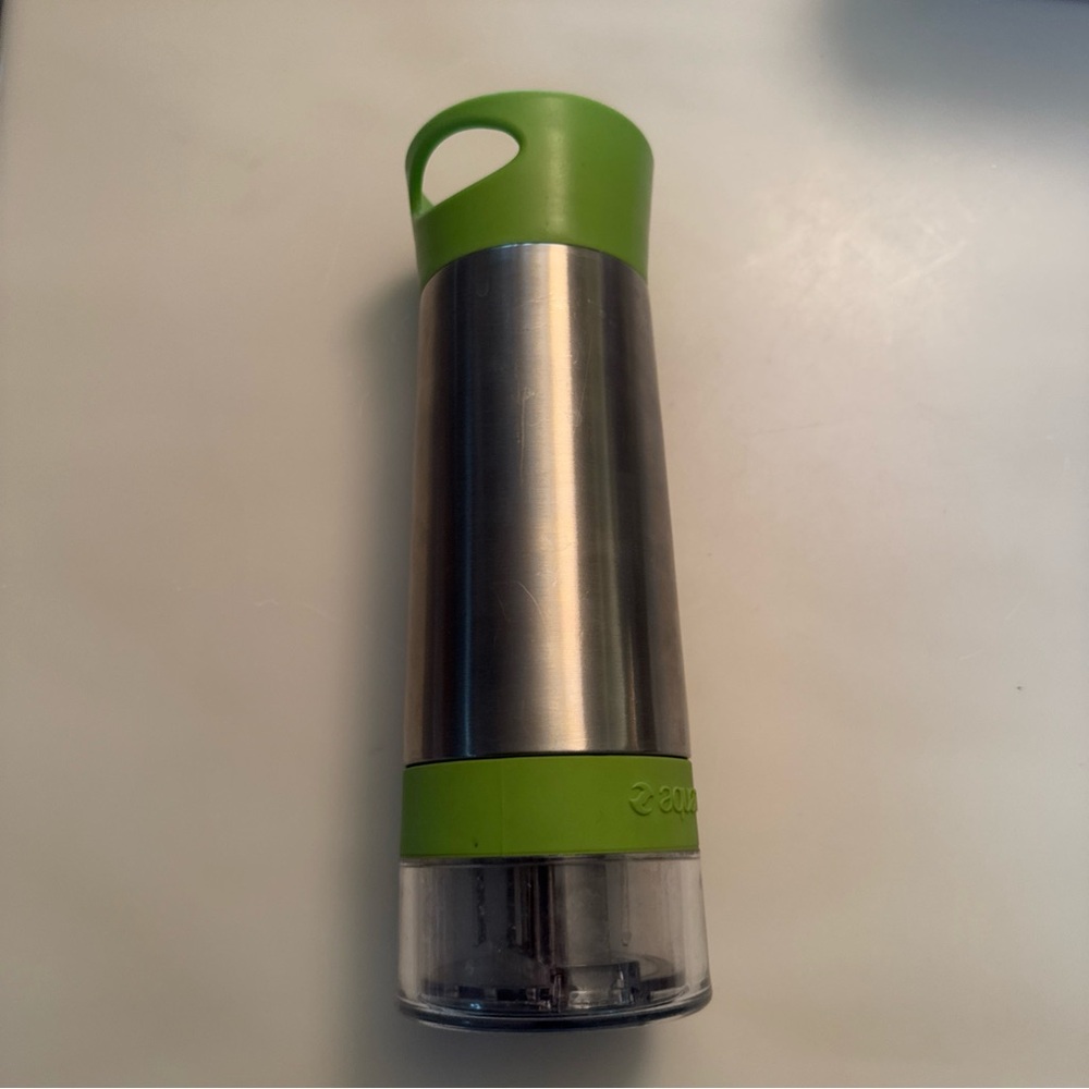 Aquazinger, water bottle infuser for fruit and water